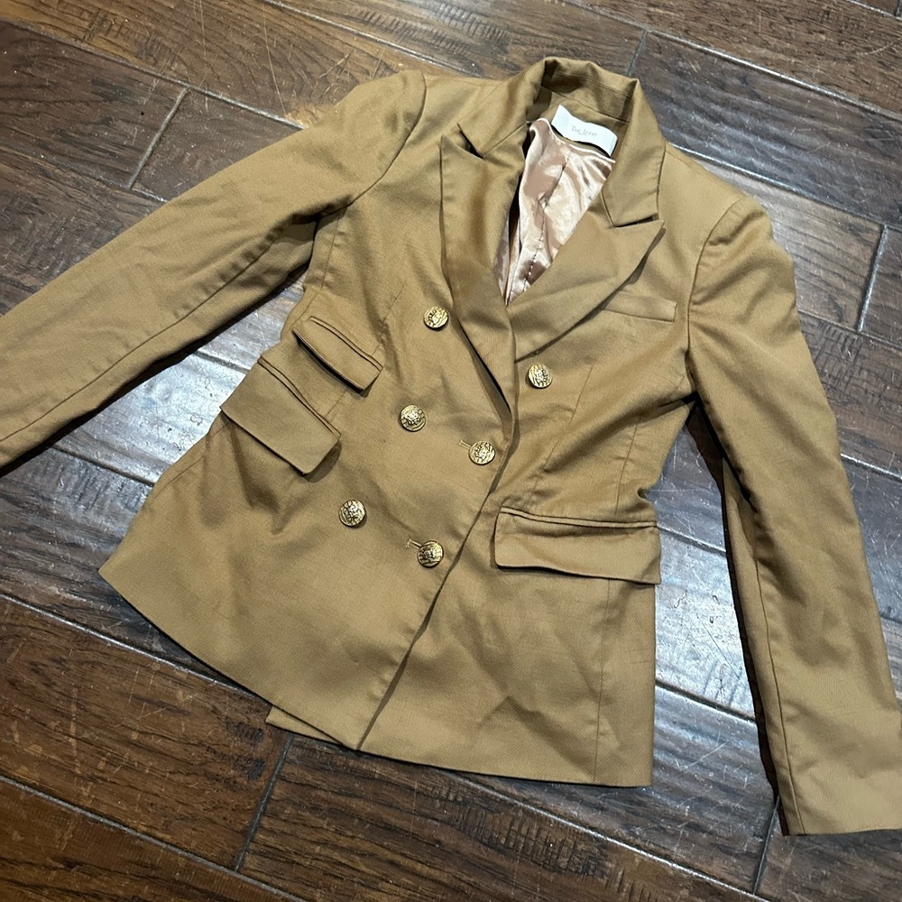 The Izzat‎ Elegant Tan Double-Breasted Blazer size S